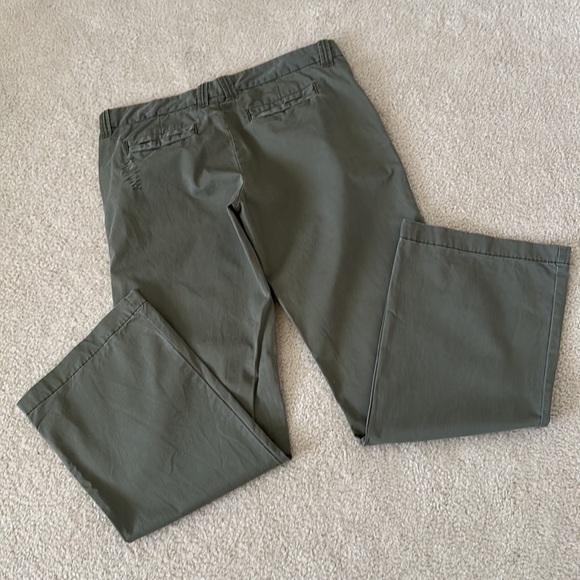 Super Cute Army Green Athletic Old Navy Ultra Low Rise Boot Pants Size 10 - Picture 4 of 13